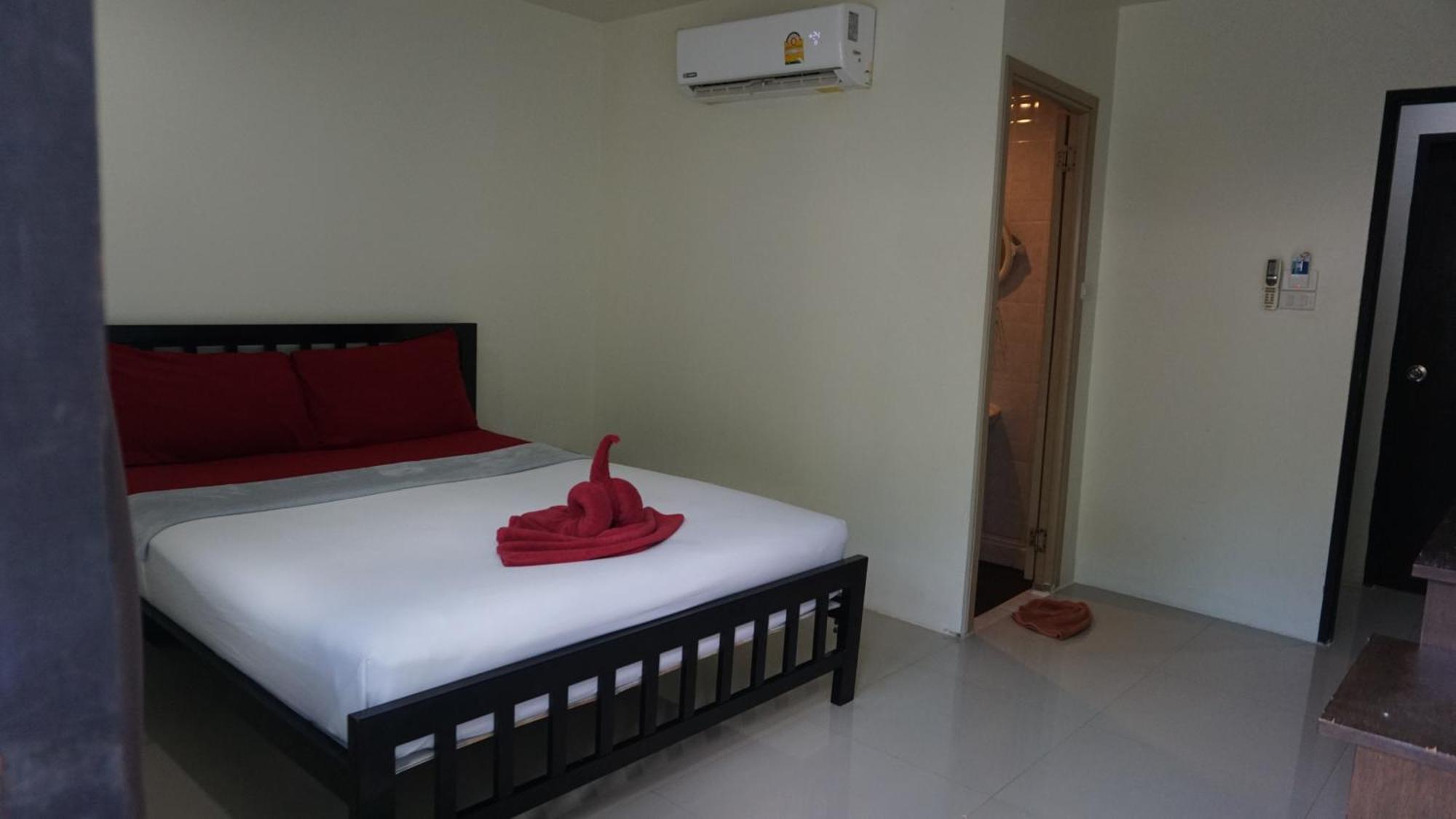 Kitty Guesthouse Phi Phi Islands Esterno foto