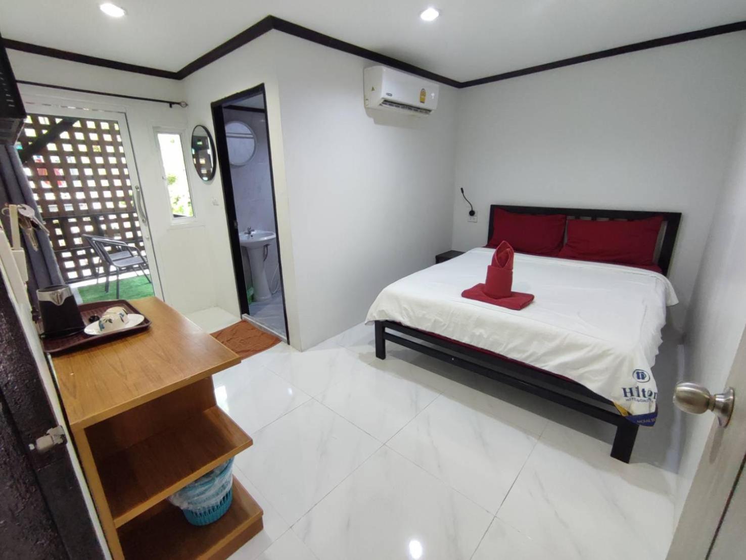 Kitty Guesthouse Phi Phi Islands Esterno foto