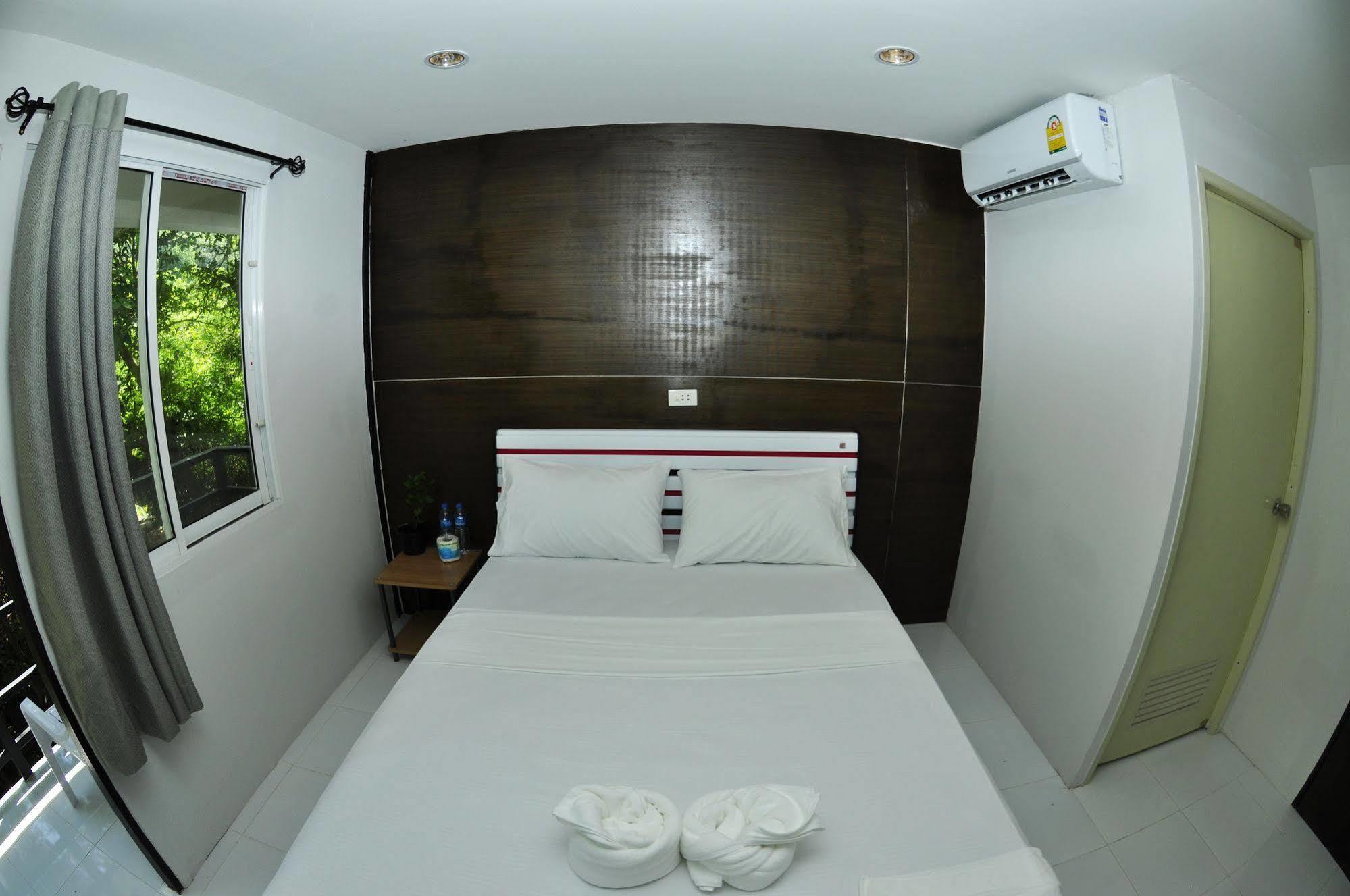 Kitty Guesthouse Phi Phi Islands Esterno foto