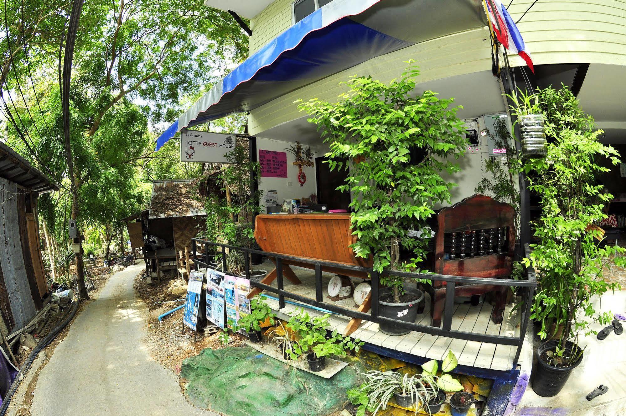 Kitty Guesthouse Phi Phi Islands Esterno foto