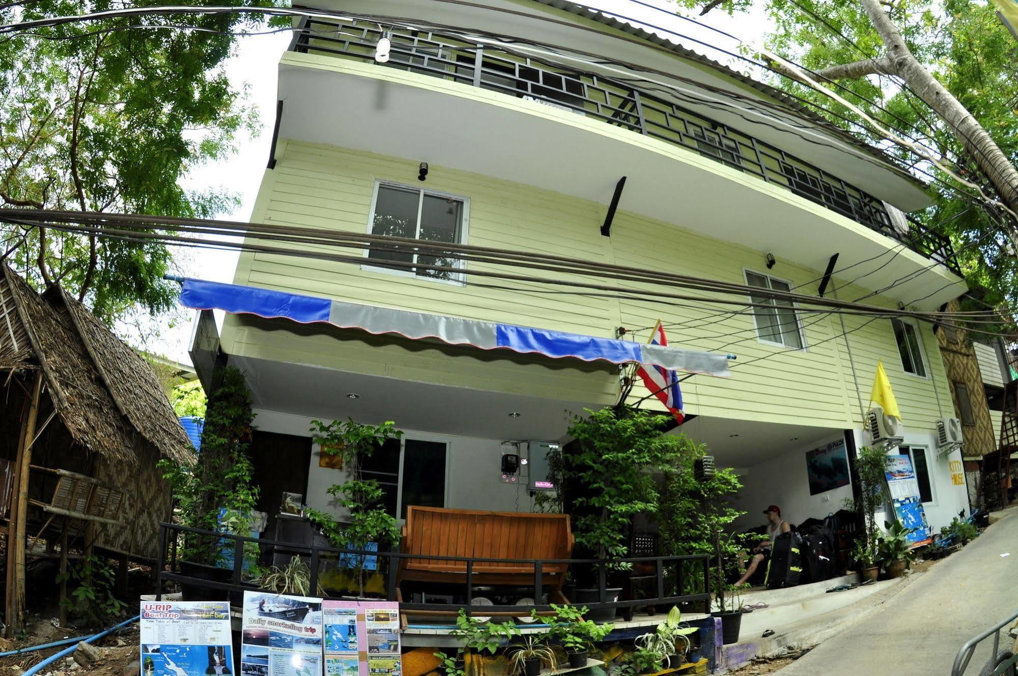 Kitty Guesthouse Phi Phi Islands Esterno foto